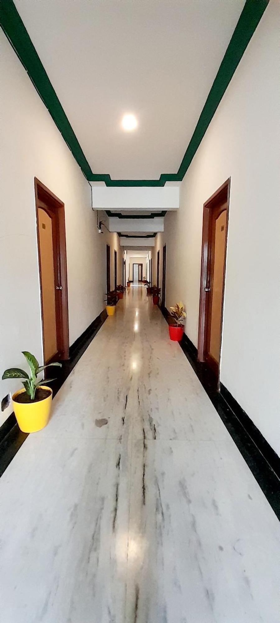 Hotel Indore Palace - Feel At Home Shirdi Bagian luar foto