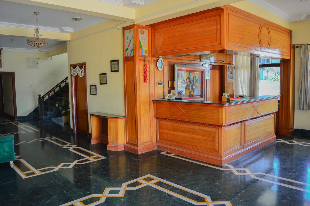 Hotel Indore Palace - Feel At Home Shirdi Bagian luar foto